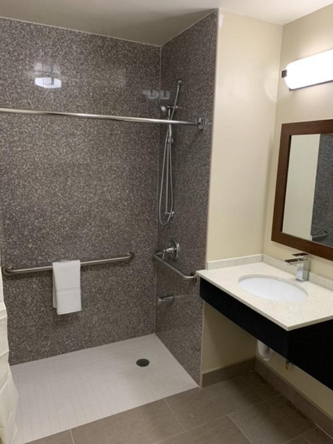 Astoria Delancy Inn & Suites Нью-Йорк Екстер'єр фото