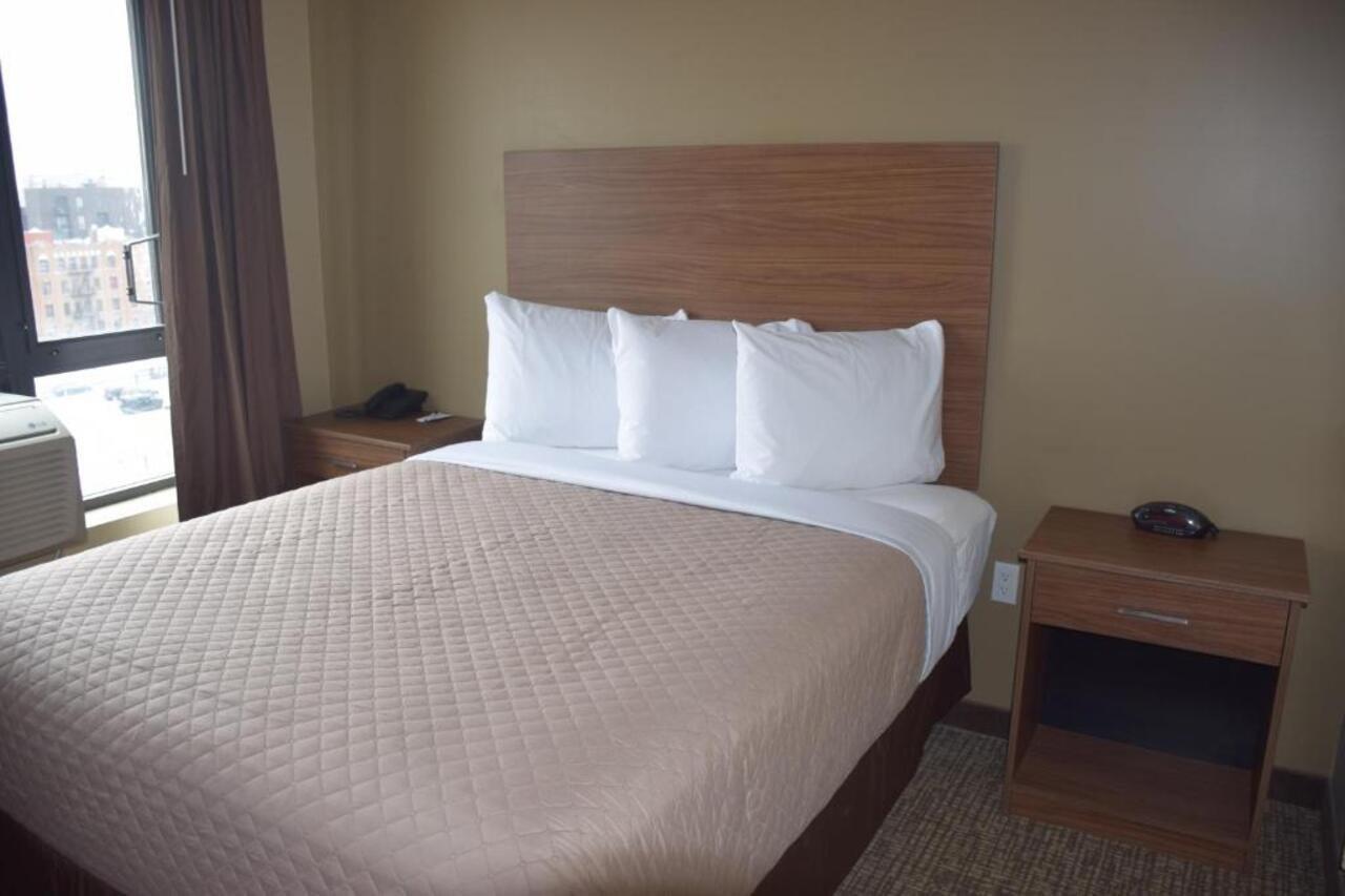 Astoria Delancy Inn & Suites Нью-Йорк Екстер'єр фото
